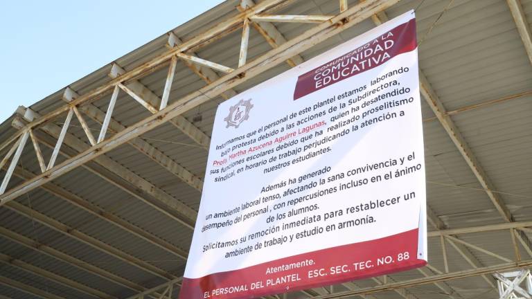 Personal de la Secundaria Técnica 88 de la Isla de la Piedra está trabajando bajo protesta.
