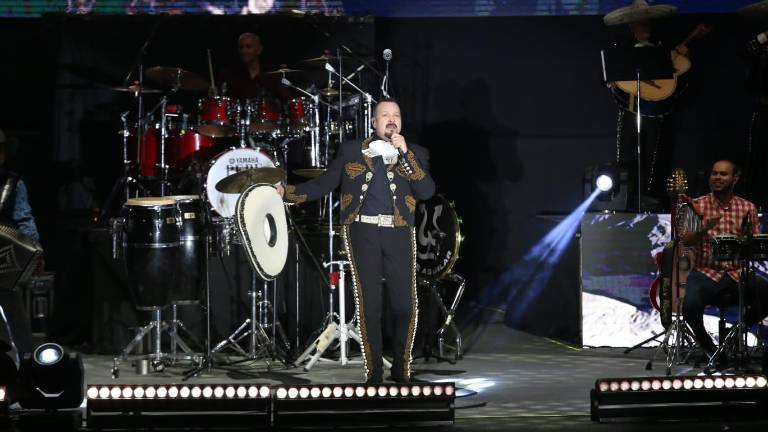 El cantante Pepe Aguilar abre la gran fiesta de la Feria Nacional de Durango 2022.