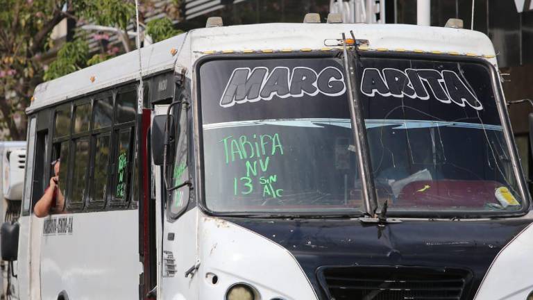 Algunos camiones del transporte público de Culiacán anuncian nuevas tarifas aunque aún no se han oficializado.