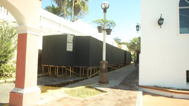 Este fin de semana concluyó la instalación de los últimos módulos de baños en la calle Ángel Flores.