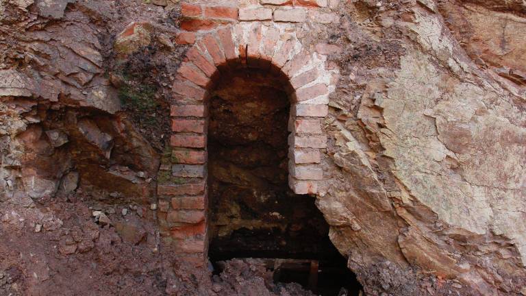 Arco detectado en una finca del Centro de Culiacán que generó la versión de la existencia de túneles.