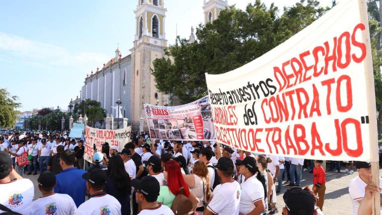 STASAM protesta en desfile del 1 de mayo: exigen mejoras médicas y laborales.
