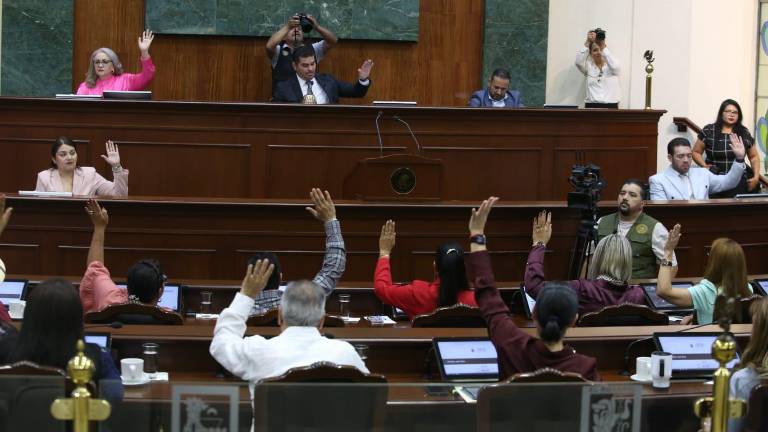 Sesión extraordinaria del Congreso de Sinaloa en el que aprobaron la reforma para retrasar la elección judicial a 2028.