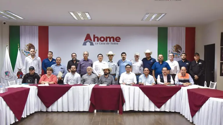 Reunión de productores del norte de Sinaloa para proteger la producción avícola y ganadera.