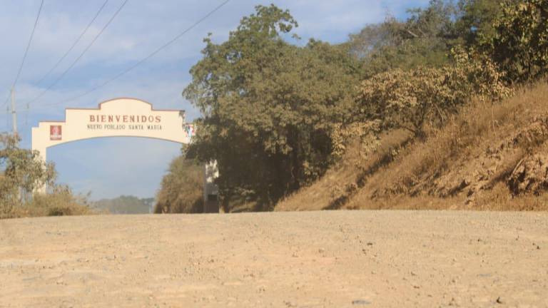 En la nueva comunidad de Santa María, habitantes señalan que tienen fallas en el servicio de agua y luz.