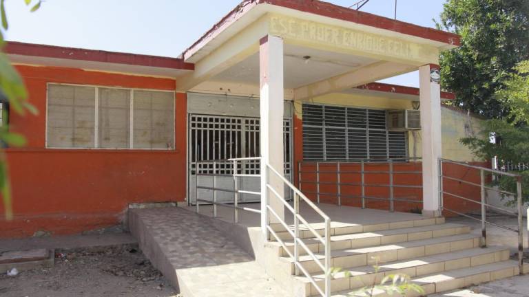 Denuncian daños en la escuela Enrique Félix Castro en Culiacán: ‘Le quitaron hasta el piso’