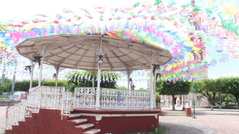 En Rosario vecinos reportan falta de mantenimiento del quiosco ubicado frente al Santuario de la Virgen del Rosario.