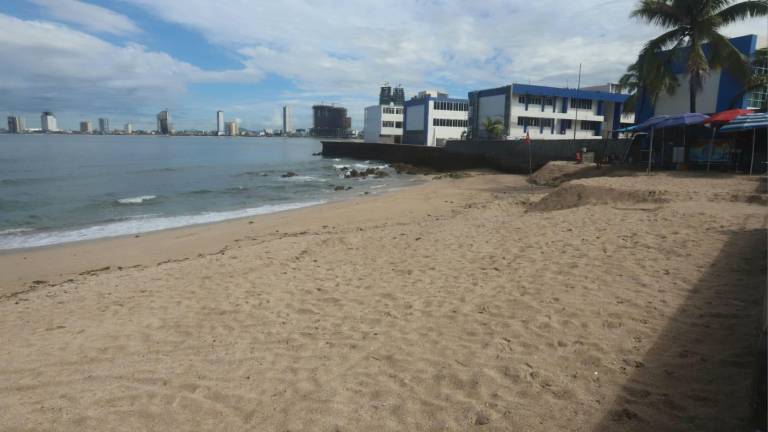 La zona de Playa Pinitos luce erosionada.