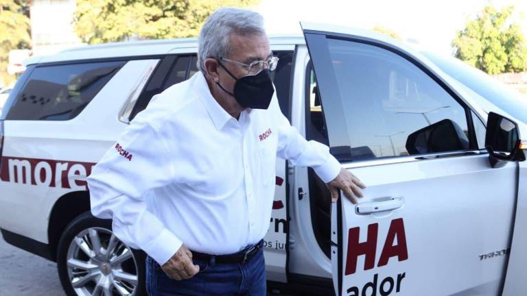 #SinaloaVerifica: Lo que se sabe de la camioneta de lujo que usa Rocha Moya y que denunció su rival del PRI en el debate