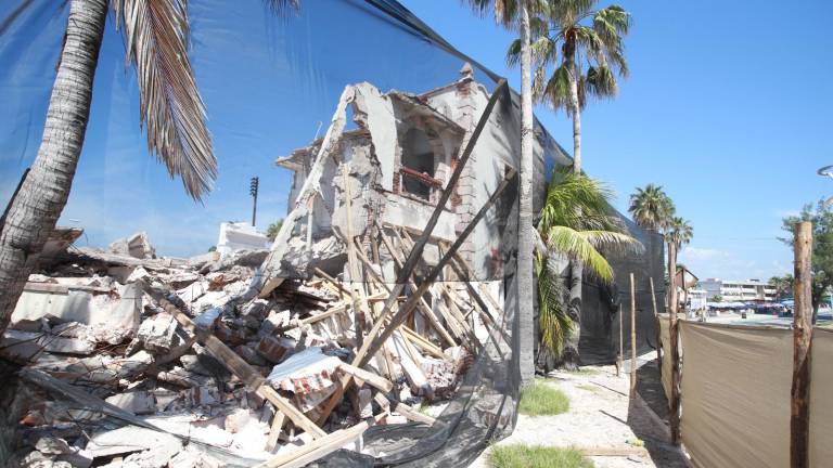 La Casa del Marino estaba siendo demolida para dar paso a su reconstrucción por parte del Gobierno federal.
