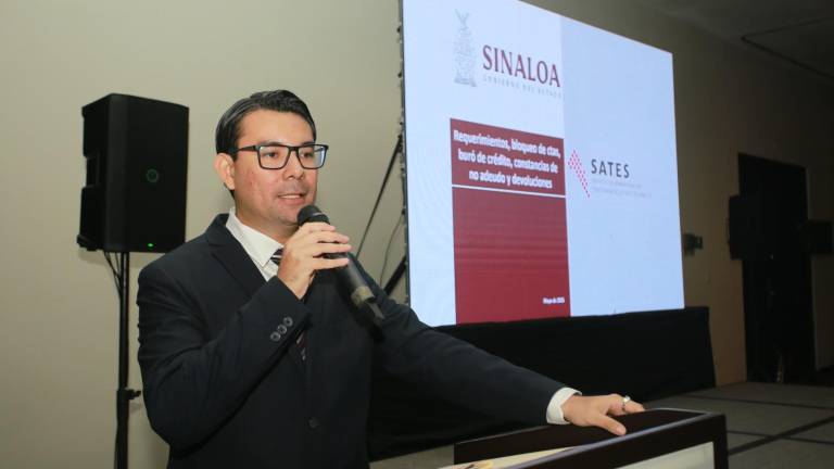 Durante la conferencia los contadores participaron activamente con puntos de vistas y opiniones sobre la situación que vive actualmente el gremio.