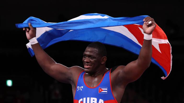 Cubano Mijaín López hace historia con su cuarto oro olímpico seguido en grecorromana