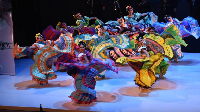 ’Así se baila en Sinaloa’ se presenta este sábado 28, a las 19:00 horas, en la avenida Obregón.