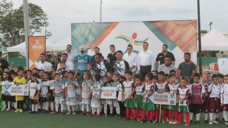 Más de 100 jugadores reúne el Campeonato Estatal de Futbol Chupones.