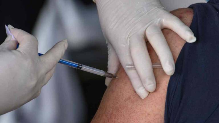 Vacuna contra Covid-19 de Pfizer también se venderá en Walmart