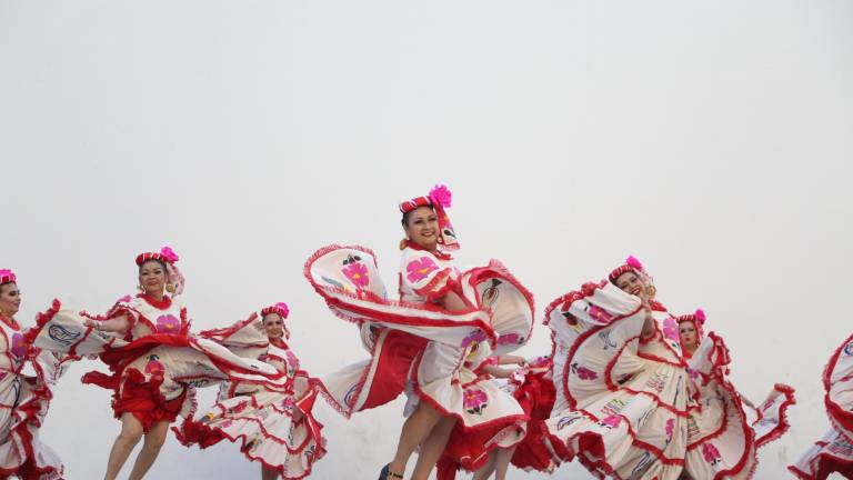 La agrupación representativa del CETIS se integra por 65 alumnos.