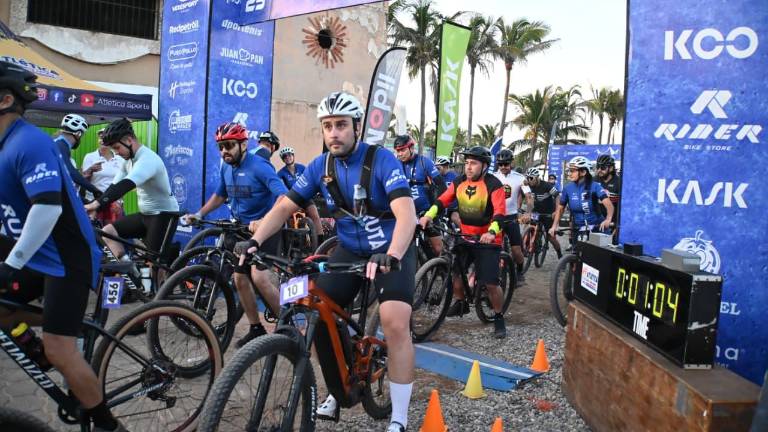 Los ciclistas recorrieron diversos caminos vecinales de Mazatlán durante la competencia.