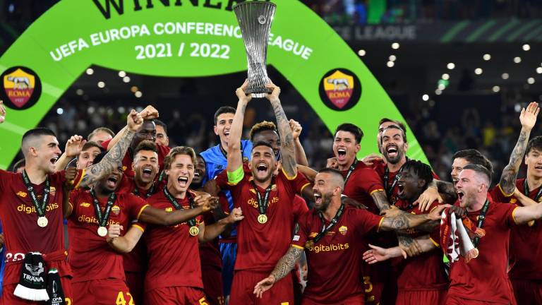 Los jugadores de la Roma festejan su título.