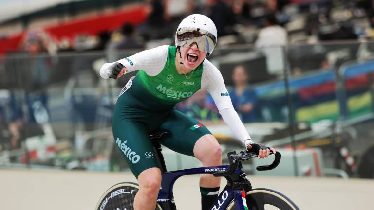 Yareli Acevedo es la primera mexicana en ganar oro mundial en la prueba por puntos.