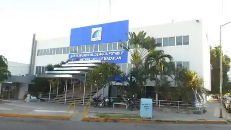 El Observatorio Ciudadano de Mazatlán pidió revisar los procesos de contratación de Jumapam por presuntas irregularidades en licitaciones públicas.