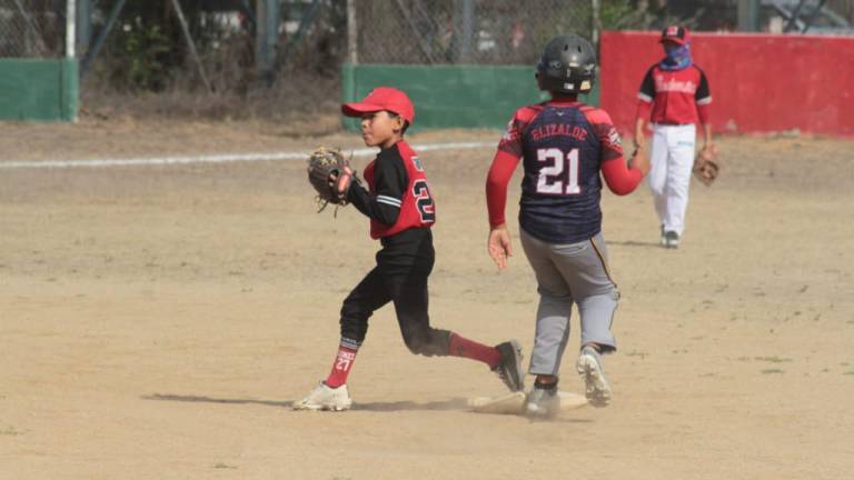 Se viven grandes duelos en la segunda jornada del Torneo Distrital de Beisbol Infantil y Juvenil
