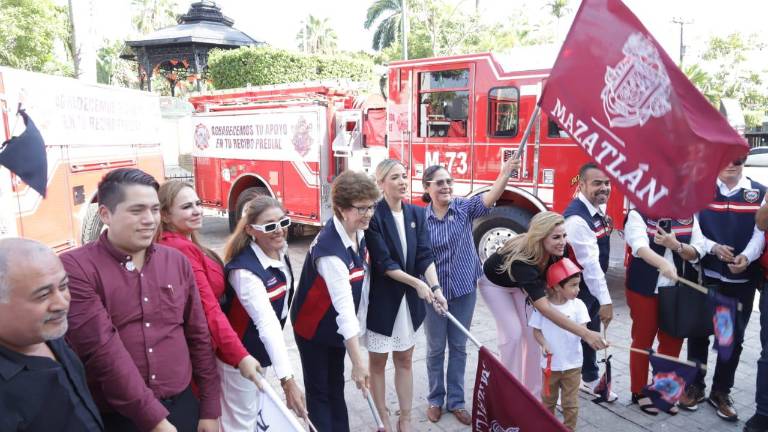 Entrega de dos nuevas unidades para Bomberos Voluntarios de Mazatlán.
