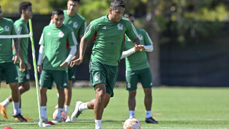 El sinaloense Luis Romo y la Selección Mexicana de futbol buscarán la final de la Copa Oro ante Jamaica.