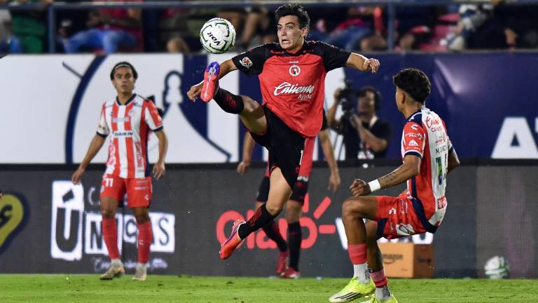 Gil Mora y los Xolos salen ilesos de San Luis Potosí.