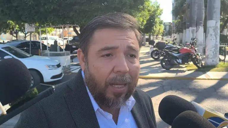 Marco Antonio Zazueta Zazueta informó que el tema de la Ley Silla se encuentra actualmente integrado en el área de seguridad e higiene.