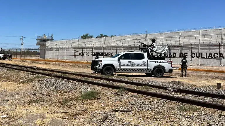 Autoridades estatales analizan traslado de reos de alta peligrosidad a penales federales.