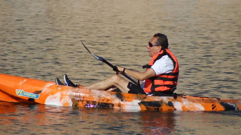 Se arma Primera Carrera Recreativa de Kayaks, en el Parque Central de Mazatlán