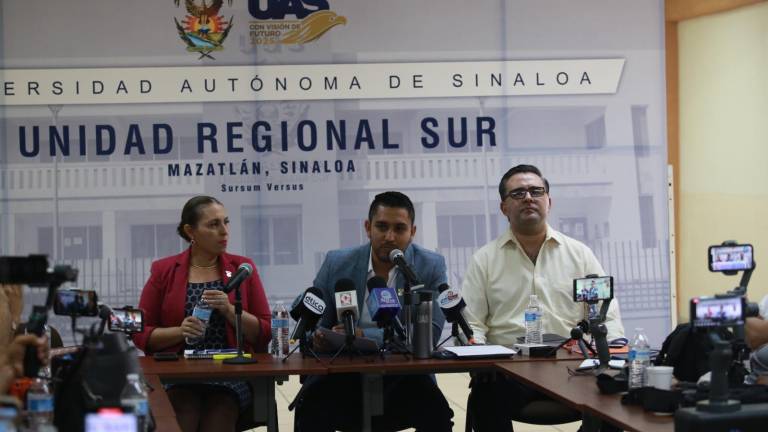 Conferencia de prensa del Vicerrector de la UAS en la zona sur, Manuel Iván Tostado Ramírez.