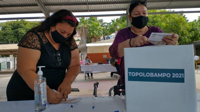 Se presentan incidentes en mesa de consulta popular en Topolobampo