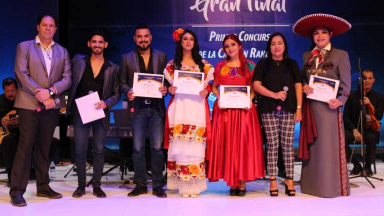 El jurado estuvo integrado por la cantante María Inés Ochoa y los integrantes de la Banda El Recodo; Jesús Geovanni Mondragón y Ricardo Yucupicio Ulloa.