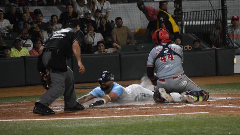 Guasave pega primero.