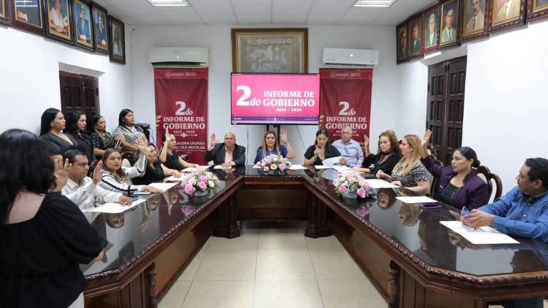 La Alcaldesa de Rosario, Claudia Liliana Valdez Aguilar, entregó en Cabildo su Segundo Informe de Gobierno.