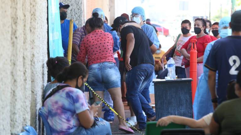 Al IMSS Mazatlán pacientes Covid-19 llegan en mal estado y hasta con el tanque de oxígeno