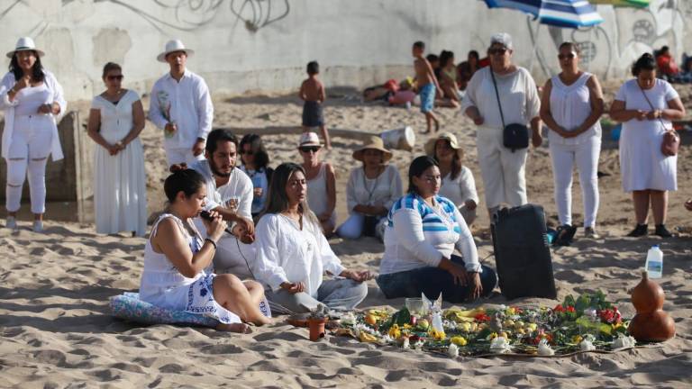El grupo ambientalista Interacción Luciérnaga fue el guía de la celebración del Equinoccio.