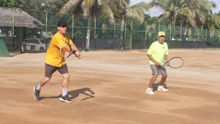 Moreno y Hernández imponen su saque en Torneo de Tenis Viva México