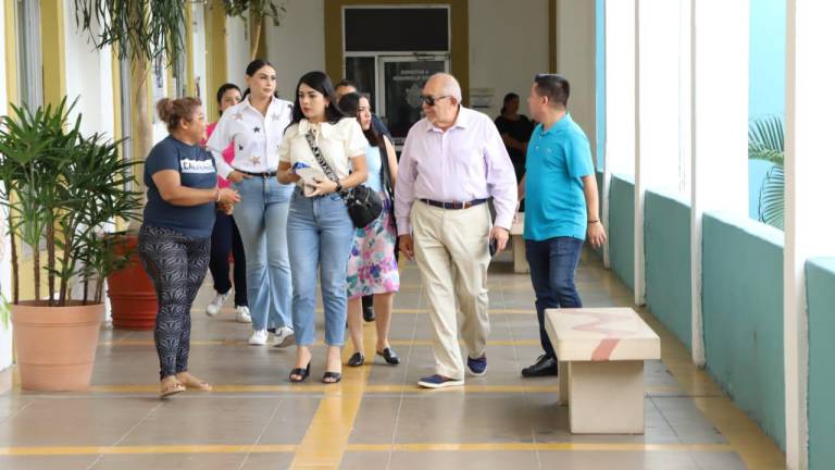 El Alcalde Luis Guillermo Benítez Torres reapareció en Palacio Municipal tras tres días de ausencia, luego de que la ASE lo denunció penalmente.