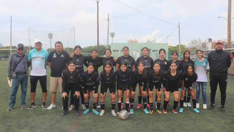Avanza Mazatlán a la etapa estatal de futbol femenil, sin sudar el uniforme