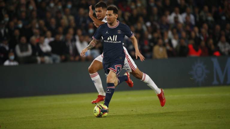 El PSG vence 2-1 al Olympique Lyon con un Messi a la espera de brillar en Francia