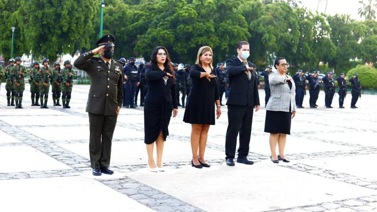 Honores en Culiacán para conmemorar la consumación de la Independencia de México.