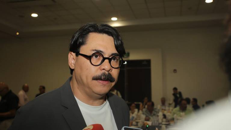 Ponce de León señaló que, aunque la inteligencia artificial se ha popularizado en los últimos años, su uso efectivo en negocios es aún limitado.