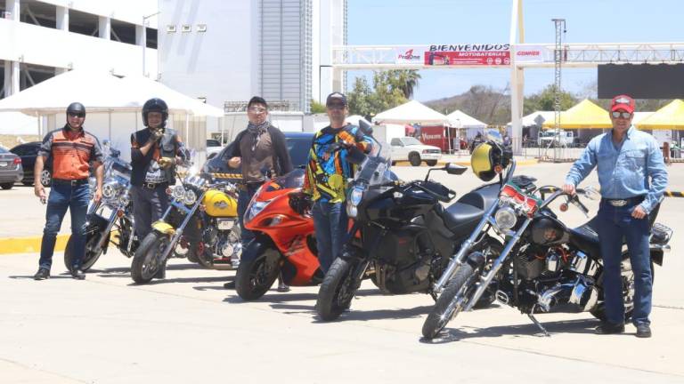 Los bikers se dan cita en el Centro de Convenciones.