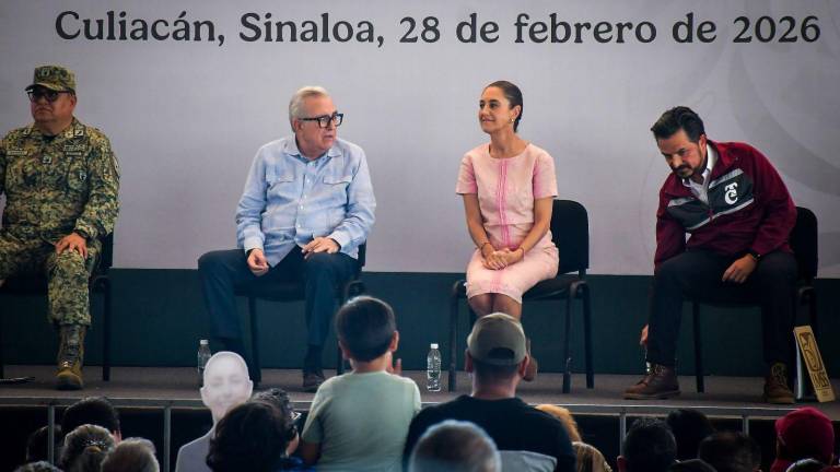 Rocha Moya señaló que, con el apoyo de la Presidenta, en Sinaloa se mantiene presencia del Ejército, la Guardia Nacional, la Secretaría de Seguridad y Protección Ciudadana y la Marina.