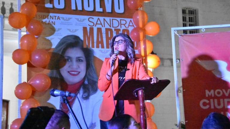 Sandra Guadalupe Martos Lara arrancó su campaña la madrugada de este lunes.