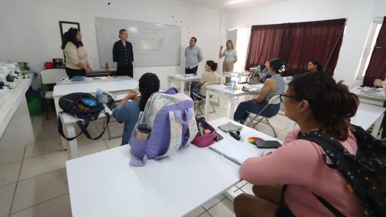La Alcaldesa Estrella Palacios destacó la importancia de acercar oportunidades de capacitación a la ciudadanía.