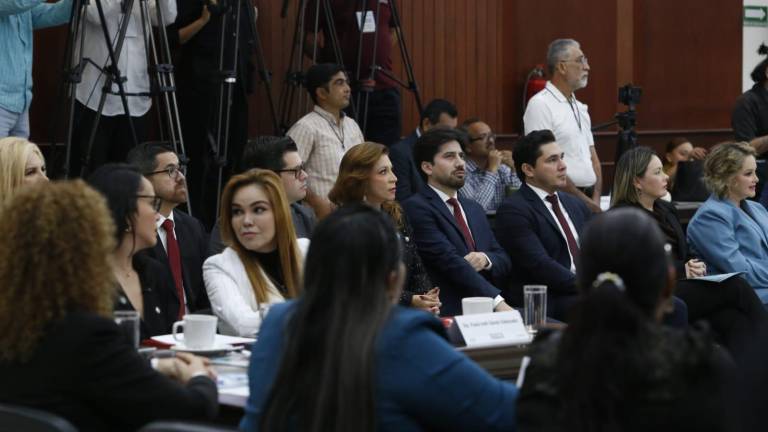 La Diputada local por el PRI Paola Gárate Valenzuela, cuestionó al Gobernador Rubén Rocha Moya sobre las cifras de la violencia en Sinaloa.