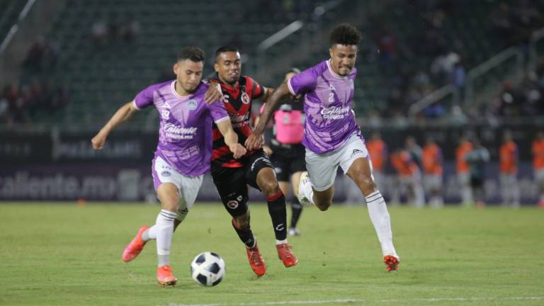 Mazatlán FC y Xolos salen parejos 2-2 en duelo de preparación en el Kraken